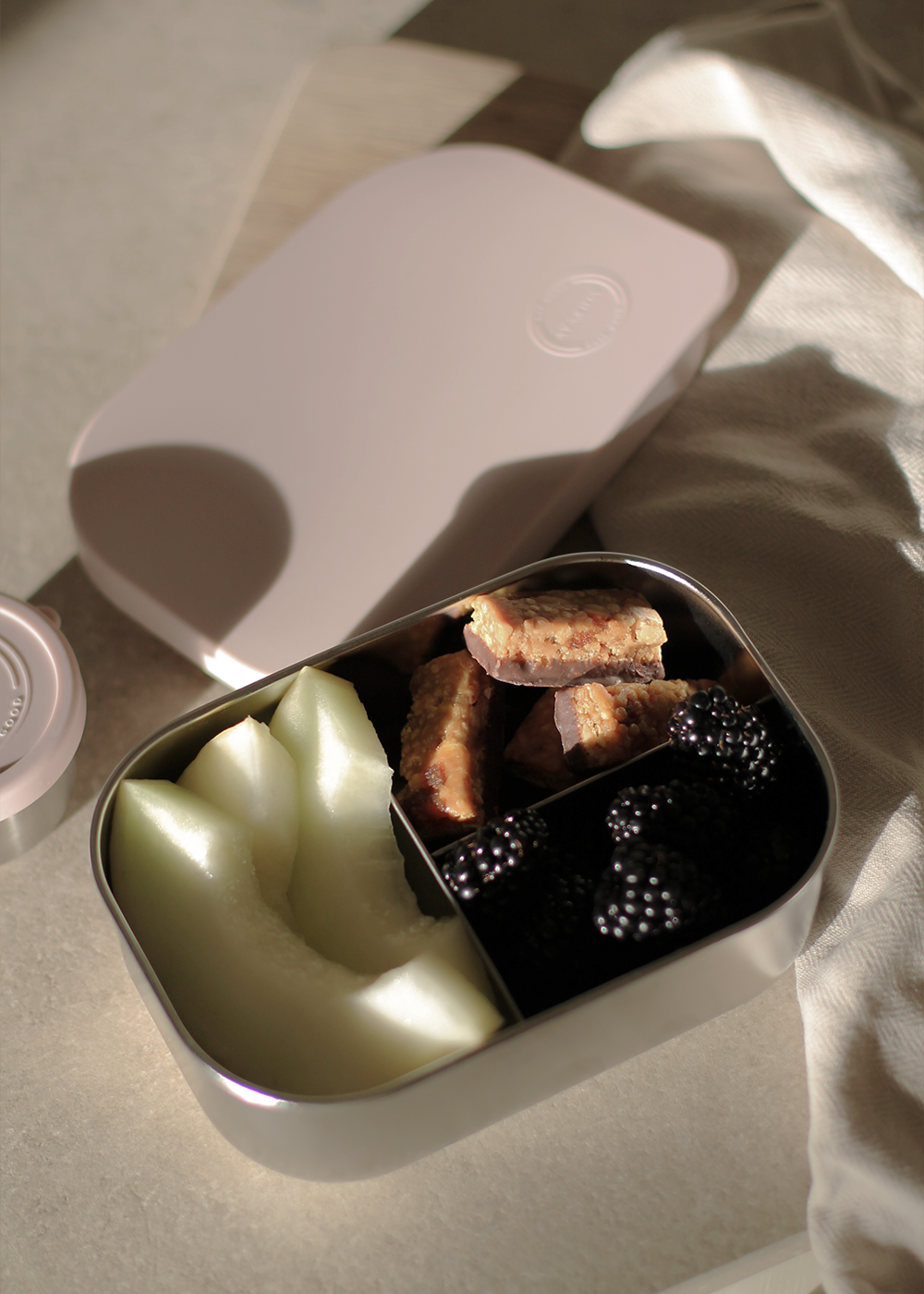 Lunch Box - Soft Rose - 900ML