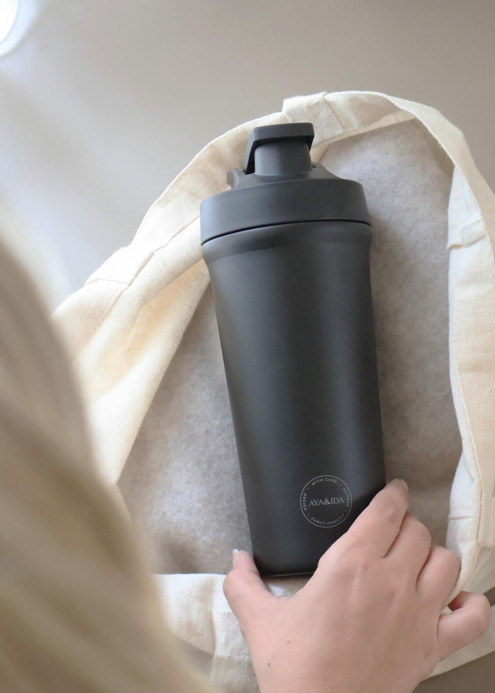 Shaker Bottle - Matte Black - 750ML